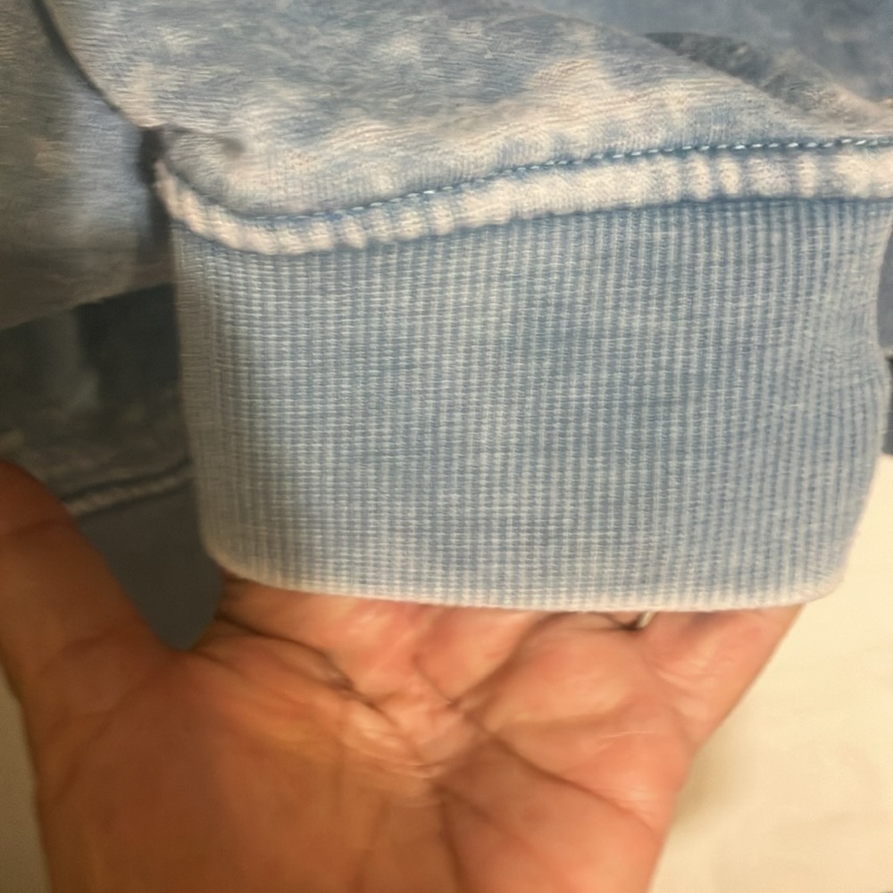 Sweatshirt - Picture 6 of 8